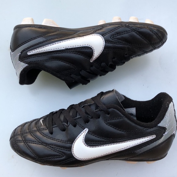 Nike soccer cleats size 12 - Picture 3 of 10